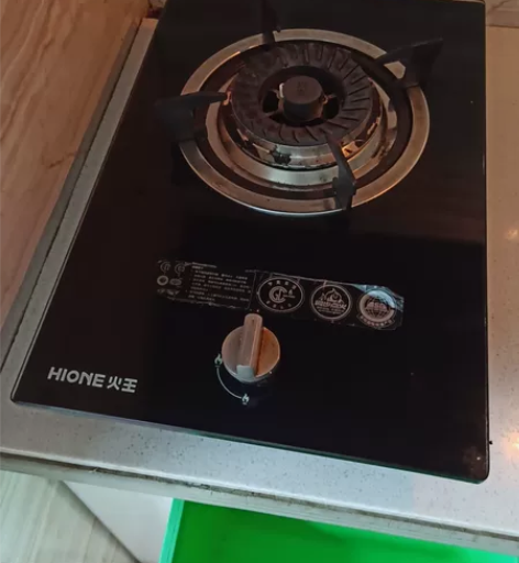 火王单孔天然气炉灶，至少九成新，用了半年多...