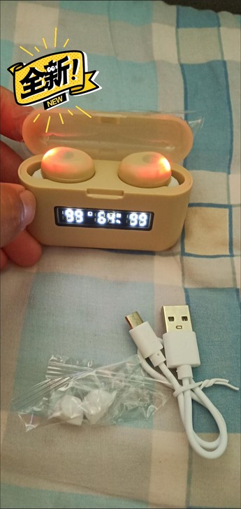 夏新无线蓝牙耳机三屏数显跑步运动