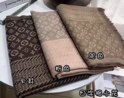 工厂清仓羊绒围巾29.9包邮到家 送一条4...