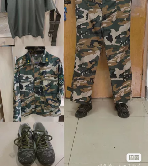 山东财经大学[闪亮]军训服，几乎全新[拥抱...