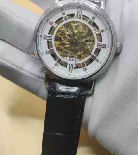 罗宾尼机械表 品牌型号 :LOBINNI9...