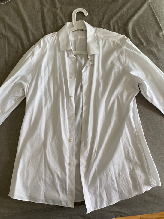 雅戈尔长袖衬衫xl，80元。优衣库长袖衬衫...