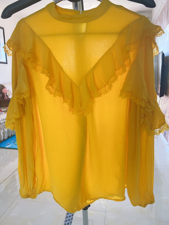 黄色雪纺衫 基本全新 S码 无瑕疵 没有任...