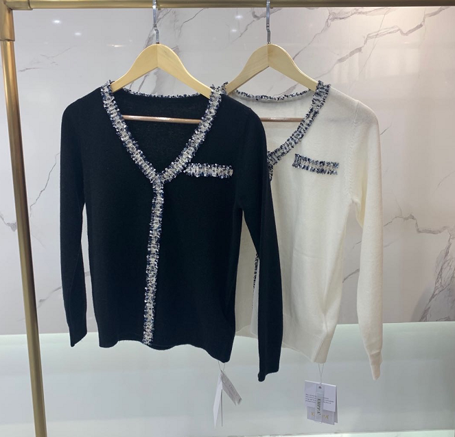 BMY8043 经典小香羊绒衫