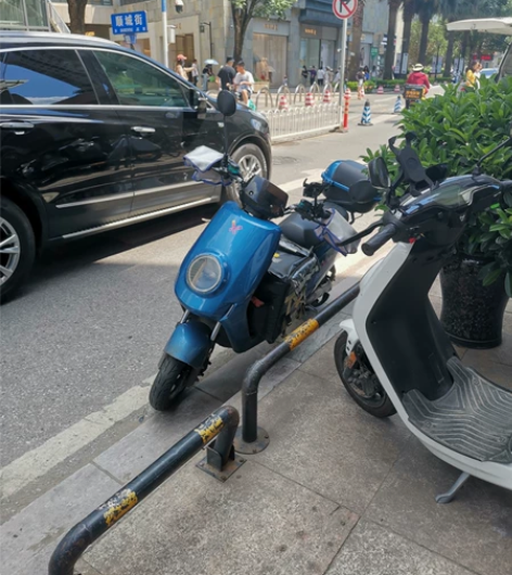 昆明同城新国标豪晨F8和哈啰棒途F8等电动...