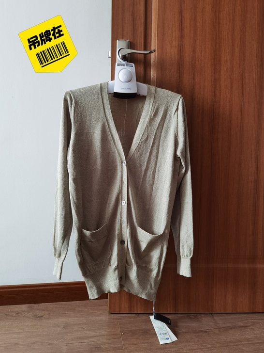 春秋外搭针织衫，吊牌还在，全新一次未穿，4...