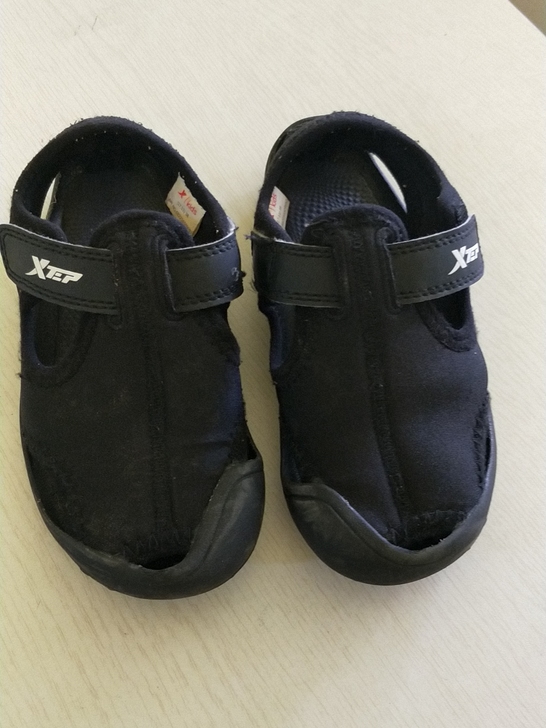 特步175码，粘扣