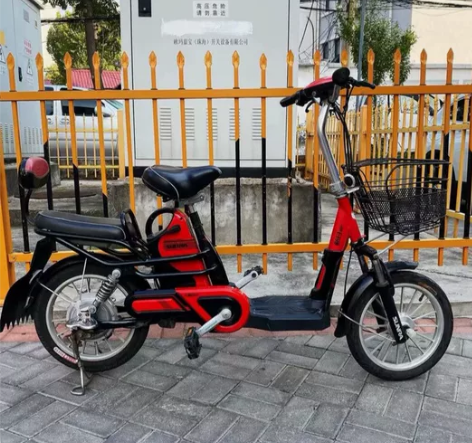 （二手车）店里新到一批九成新左右爱玛电动自...