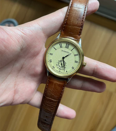罗西尼手表 1500买的，有收据 表带有些...