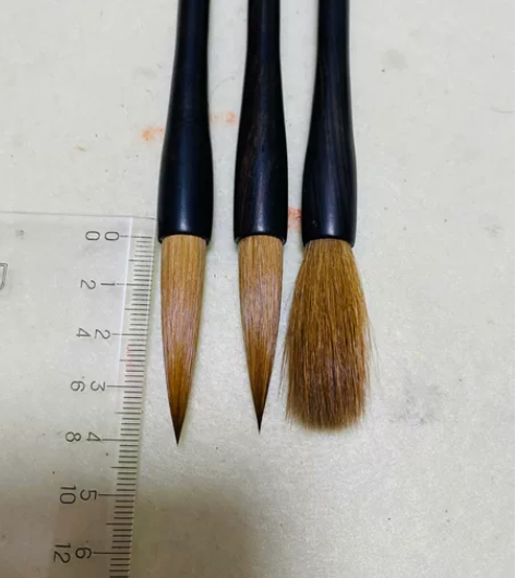 3.8厘米纯狼毫毛笔，紫檀木笔杆，弹性较软...