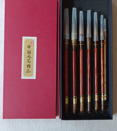 弹性适中比纯羊毛硬,比弹性强的弱,书法画画...