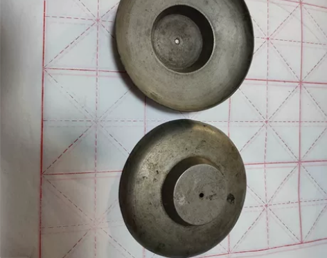 全品清代青花，粉彩。盖碗用。白铜盏托一对，...