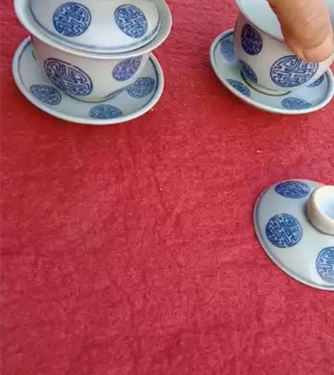 清晚期 青花寿字 茶盏一对，规整古扑，釉水...