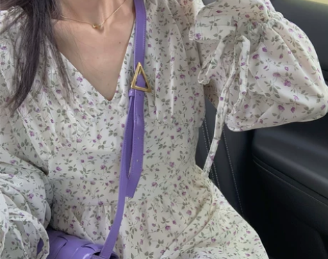 ?【便宜出售】紫色碎花斜边连衣裙 m码一件...