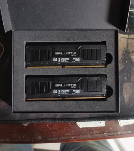 英睿达铂胜MAX无灯版本,亚MX,特挑C9...