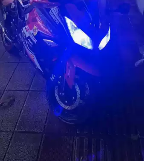 到店一台国四电喷小忍者450，准新车，车况...