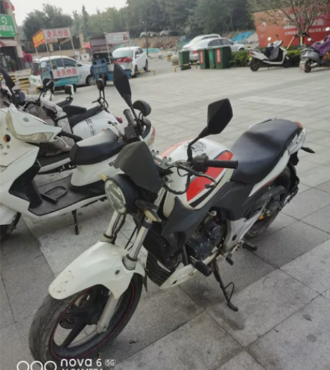 力帆250是，谁要可以来骑走，1500元。...