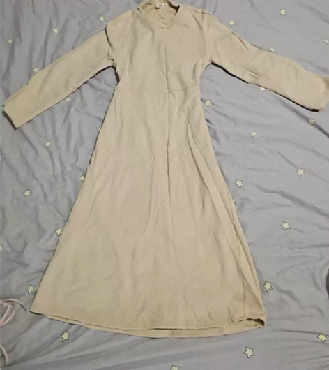 收腰露背a字裙女性感简约学生露腰连衣裙中长...