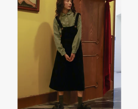 背带裙女秋装新款过膝减龄显瘦洋气复古港风灯...