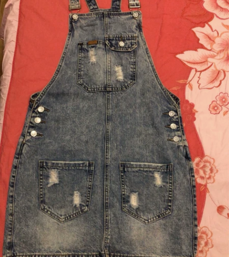 牛仔背带裙 就穿过三次，裙子底部非磨损，原...