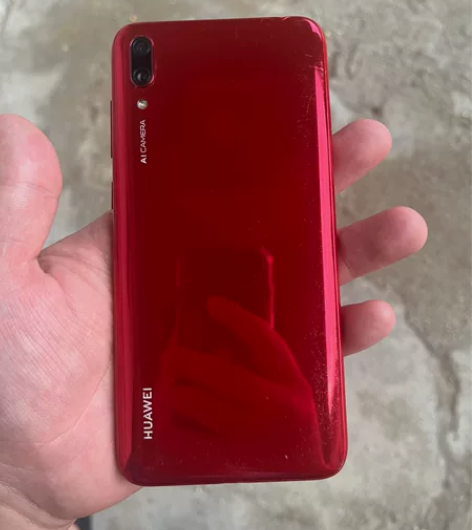 华为畅享9，详细信息图片有，有小划痕，现在...