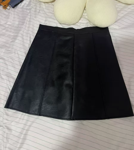 皮裙半身裙短裙A字裙 腰围66，98斤以内...