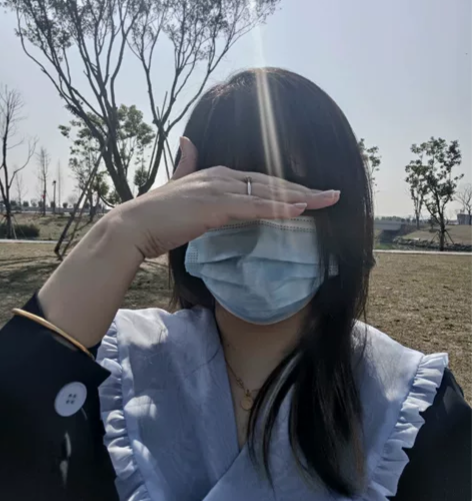 荷叶边连衣裙，九九新 感兴趣的话点“我想要...