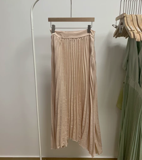 店铺清仓 粉色百褶裙半身裙全新包邮 感兴趣...