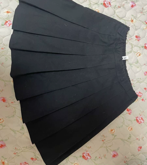 闲置秋冬款百褶裙，有里衬，腰改成松紧的了，...