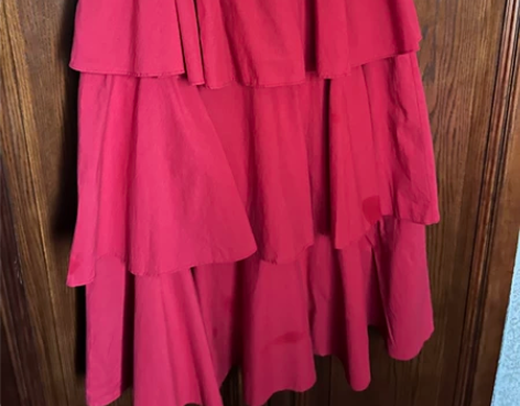 韩国红色纯棉三层蛋糕裙 韩国人肉背回，只穿...