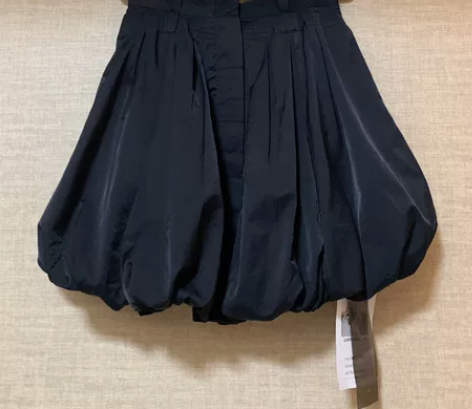 全新映扣黑色灯笼花苞裙 M码腰围72 二手...