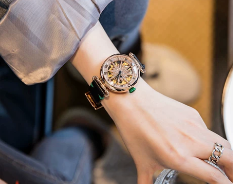 2020年新款专柜正品采用施华洛世奇元素重...