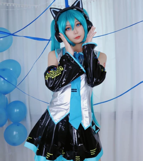 【出】初音未来公式服cos 拍照一次,s码...