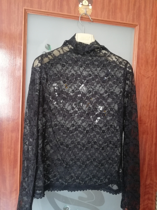 全新的蕾丝衫,米色和黑色各一件,胸围88....