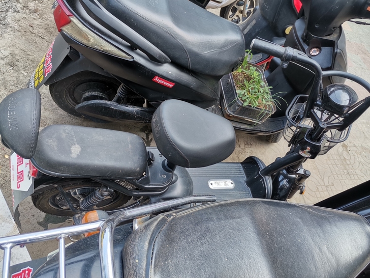 凤凰电动车，代步神器，成色新，买回来沒怎么...