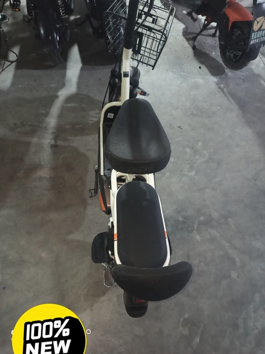 爱玛电动车一个嘎嘎新,美不可言,忍痛割爱,...