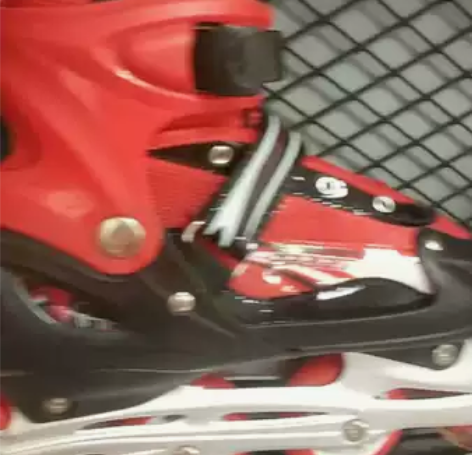 ?转行亏本清仓处理，品牌轮滑，大开囗设计，...