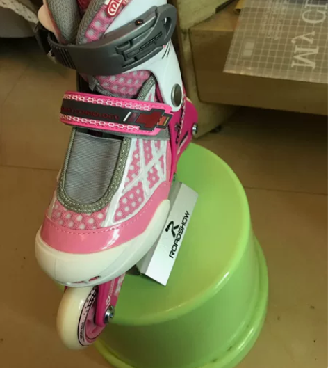 米高906全新低价出售米高906全新轮滑鞋...