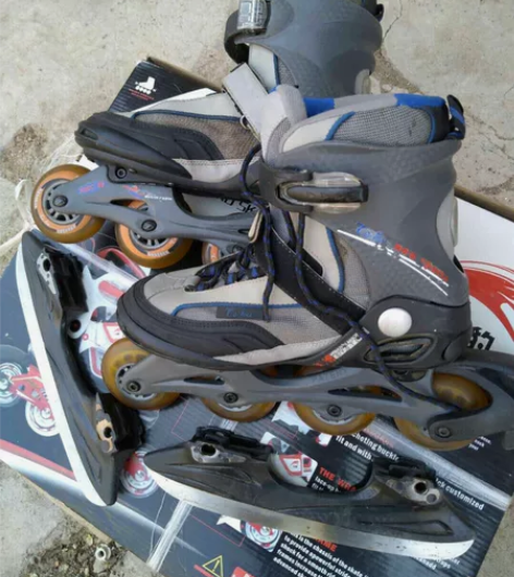 冰刀旱冰两用速滑鞋38号原价299元 感兴...