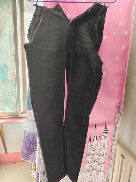 黑牛仔裤，30码