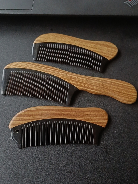 绿檀木牛角梳子，真材实料，三款任选