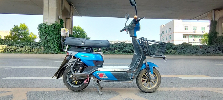 台铃电动车，前后真空胎，前碟刹，72V六个...