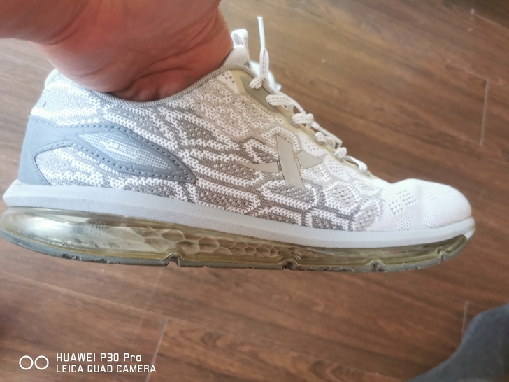 特步 全掌气垫 跑鞋 二手 个人闲置物品不...