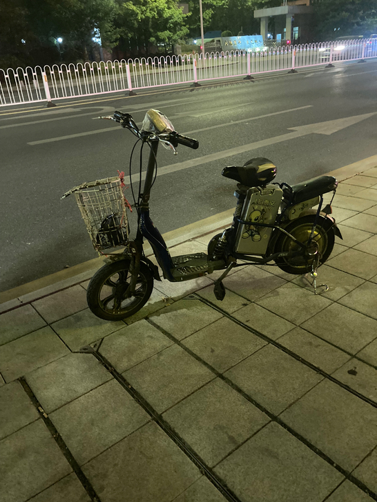 电动车比德文，电池正常行驶