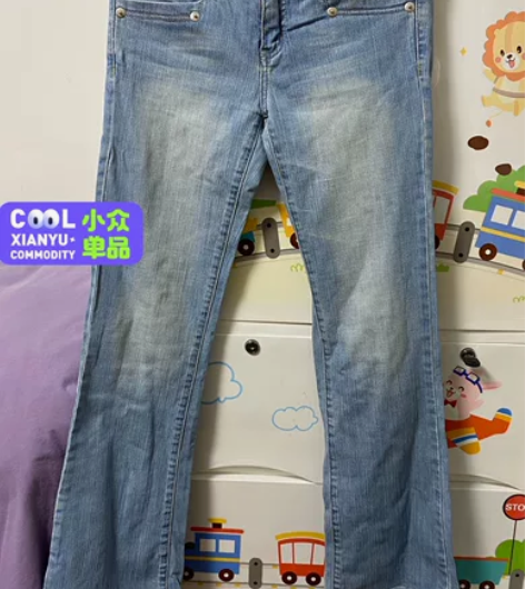 春秋款牛仔裤喇叭裤女，八成新左右没有破损，...