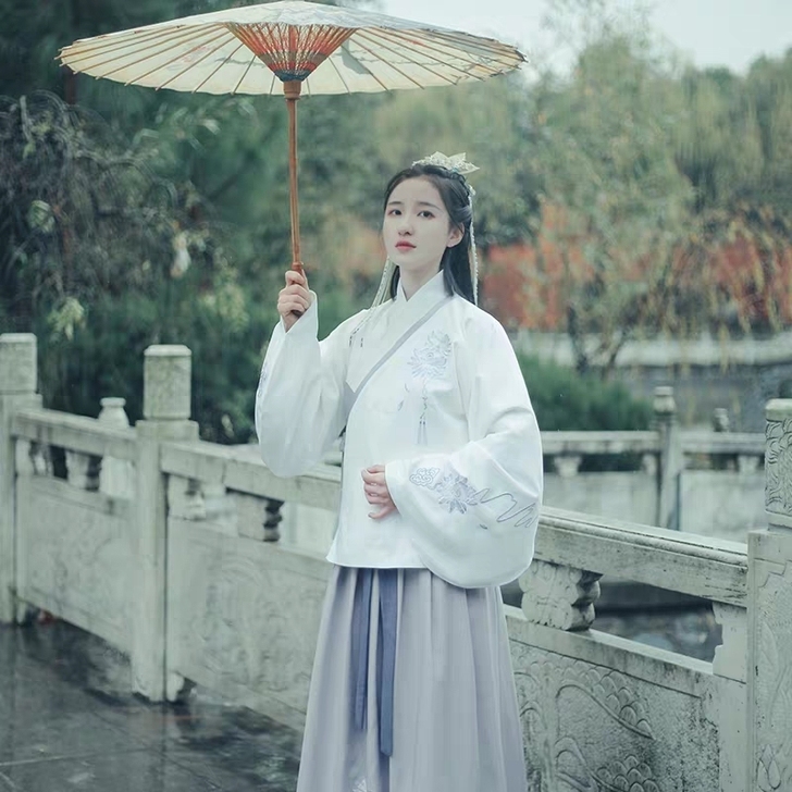 朝露昙华:昙然 池夏原创设计 改良汉服交领...