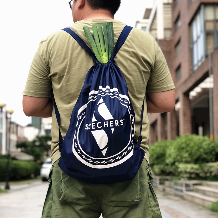 全新库存 出口毁单斯凯奇抽绳包