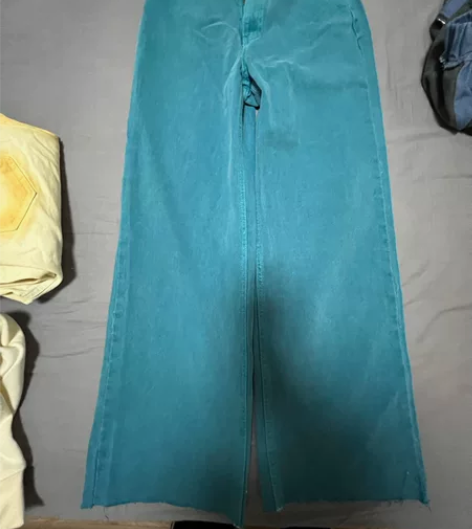 韩国货，亮蓝色阔腿牛仔裤，全新无吊牌，适合...