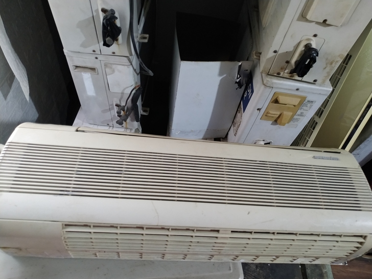 华宝正1匹冷暖空调挂机，定频。这个牌子是我...