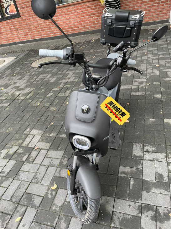 转让次新车一部：九号b110P，基本参数：...